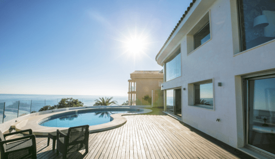 Vakantiehuis thema Vakantiehuis in de bergen met zwembad